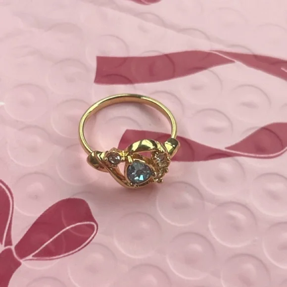 Vintage Avon ring - Picture 2 of 5